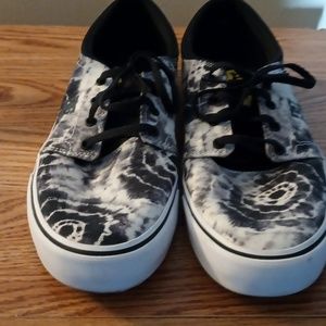 Men's black tye dye shoes DC